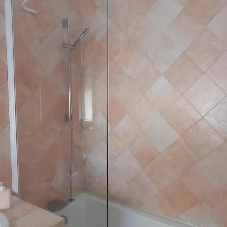 Maison Lavande Bed & Breakfast 3*